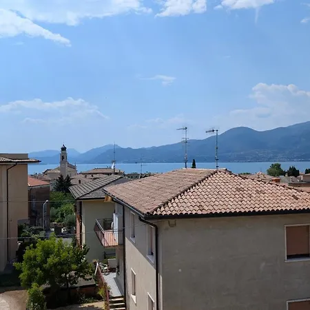 아파트 With Great Views On Garda