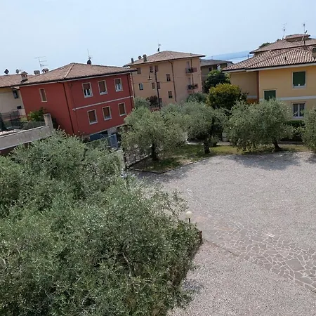 With Great Views On Garda Apartment Torri Del Benaco