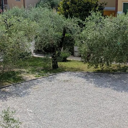 With Great Views On Garda * Torri Del Benaco
