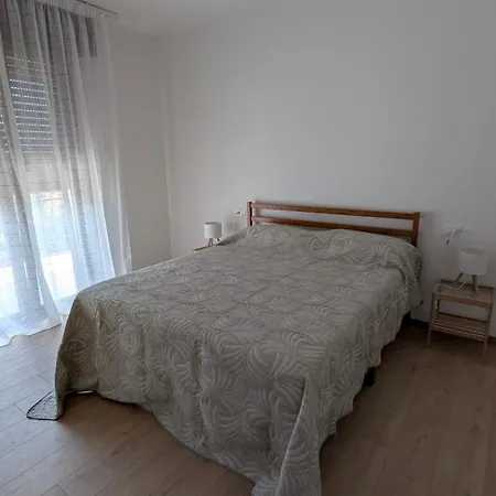 With Great Views On Garda * Torri Del Benaco