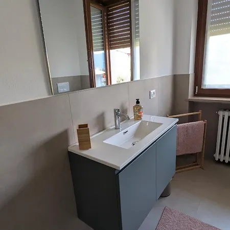 With Great Views On Garda Apartment Torri Del Benaco