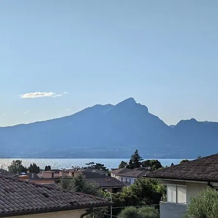 Apartment With Great Views On Garda