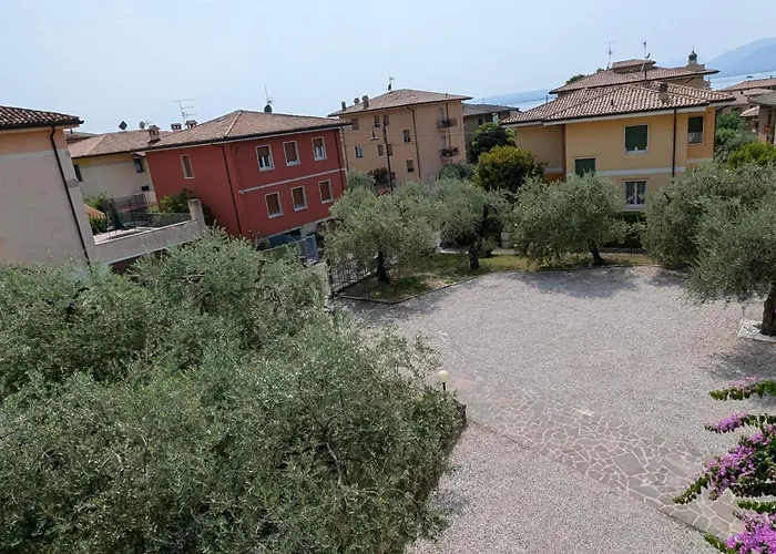 With Great Views On Garda Apartment Torri Del Benaco