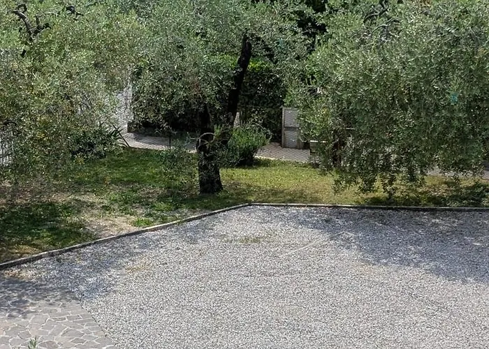 With Great Views On Garda * Torri Del Benaco