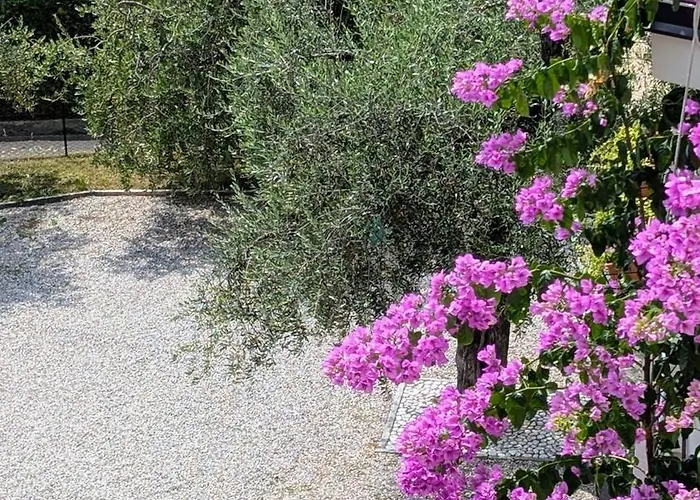 With Great Views On Garda Torri Del Benaco