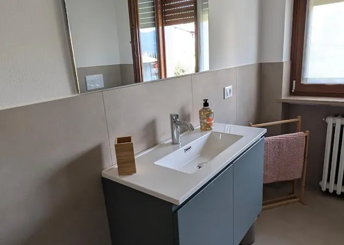 With Great Views On Garda Apartment Torri Del Benaco