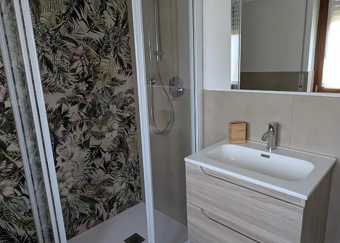 Apartment With Great Views On Garda Torri Del Benaco