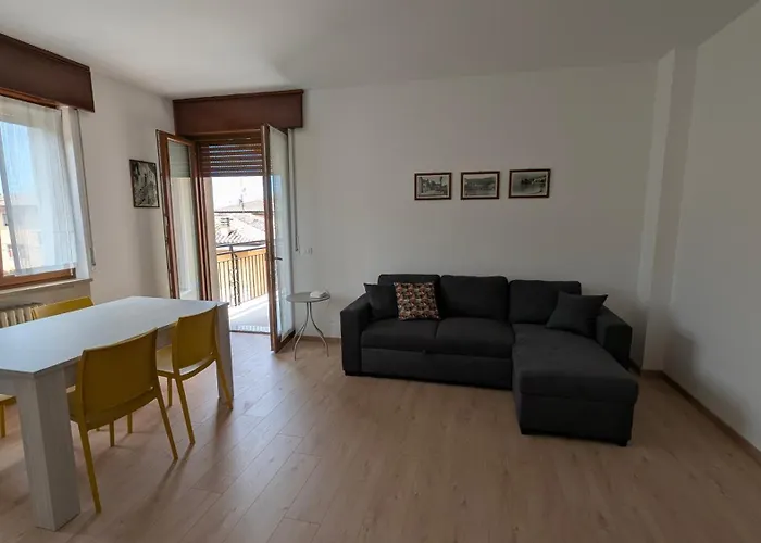 With Great Views On Garda Apartment Torri Del Benaco